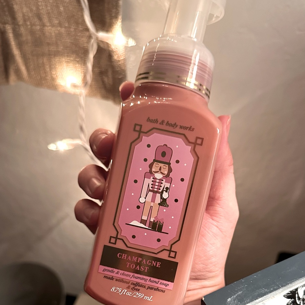 Bath and body works champagne toast foaming hand soap